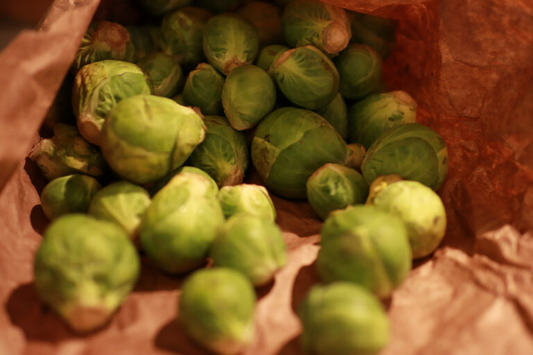 Rosenkohl in der Papiertüte